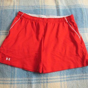 UNDER ARMOUR SHORTS SIZE SMALL